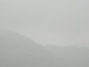 画像: 雨は降り続き、