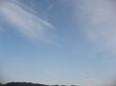 画像: ブラシで描いたような雲、