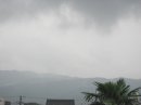 画像: 雨が降って