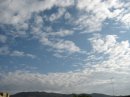 画像: 渦巻きかけた雲、
