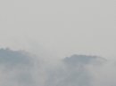 画像: 山にもやがかかって