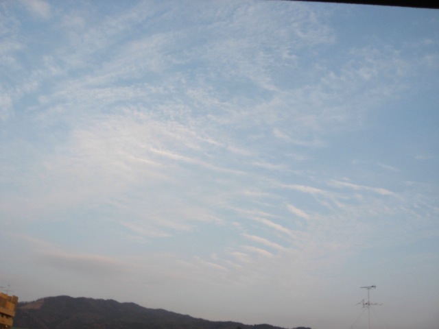 画像: 薄い雲に