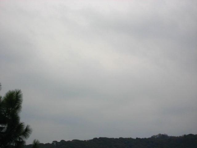 画像: 薄ボンヤリした空