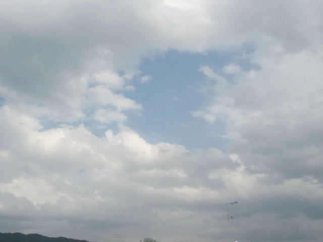 画像: 青空もみえますが