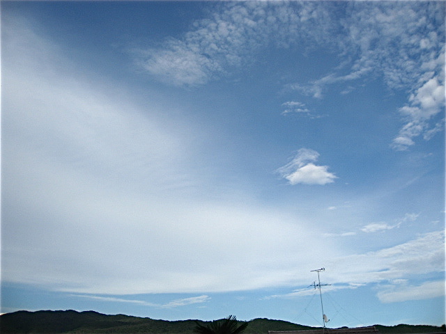 画像: 朝は眩しいくらい晴れて
