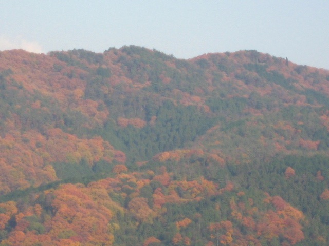 画像: さらに山は