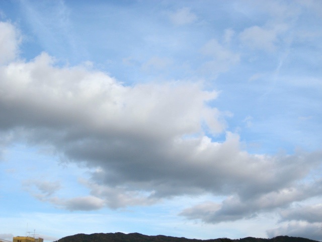 画像: 晴れながらも