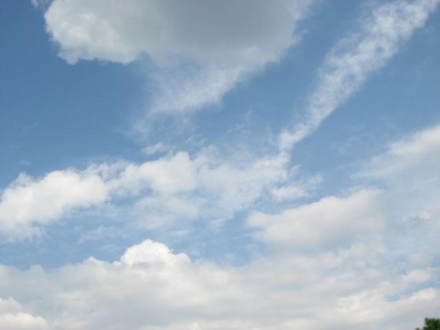 画像: 動きのある雲