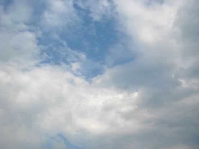画像: 青空にズーム