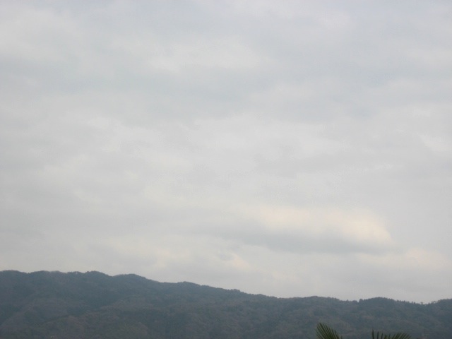 画像: 薄い雲が広がりながらも