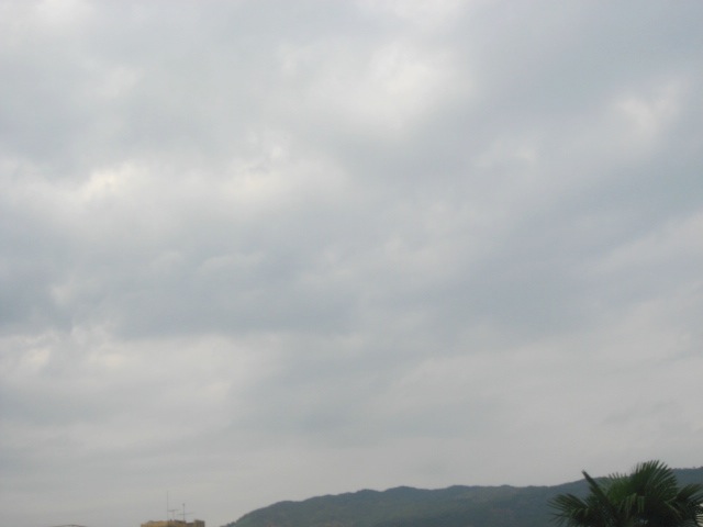 画像: 暗いというほどではない程度に