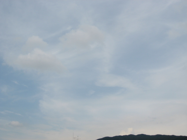 画像: 形をなさない雲で、