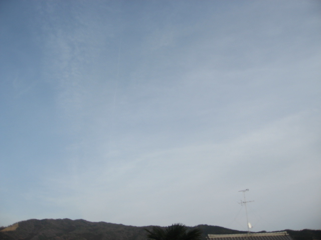 画像: 薄い雲が