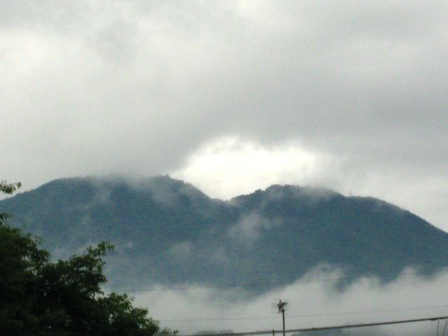 画像: 降ったりやんだり