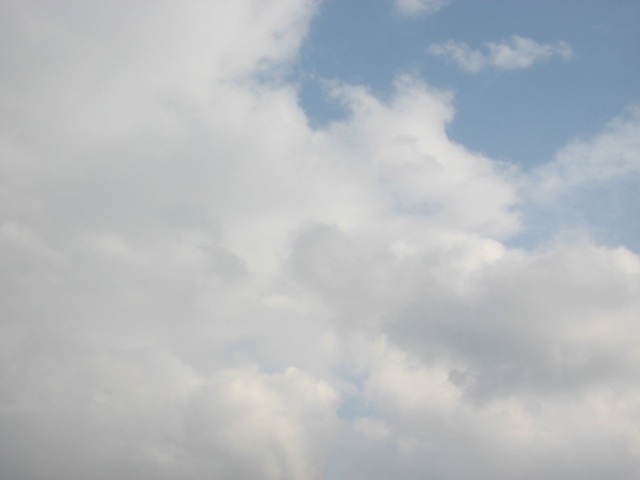 画像: 雨降りだった空が