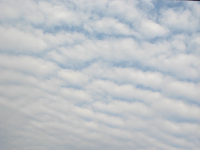 画像: 帯のような雲