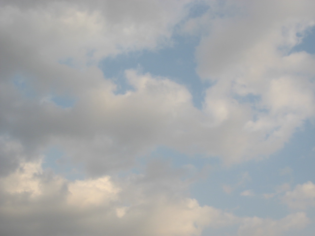 画像: 雲が多くなってきました。