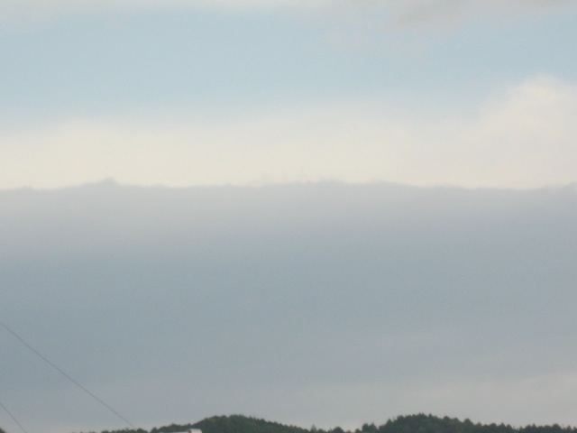 画像: 雲が３層に