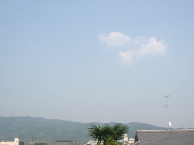 画像: 空は少しかすみ気味、