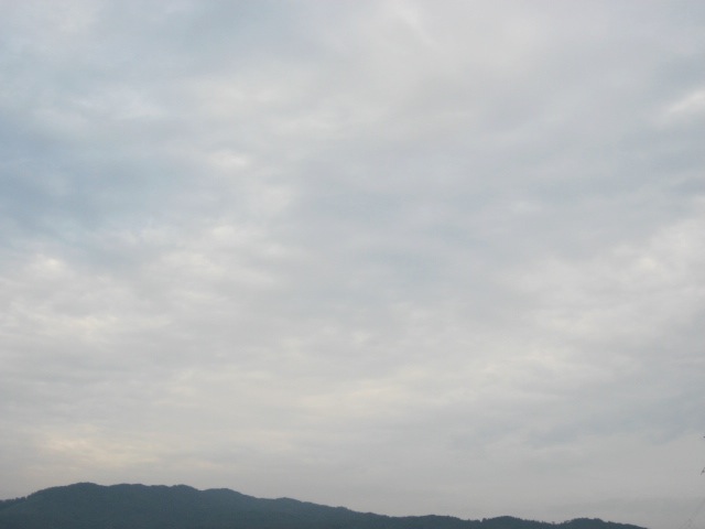 画像: モコモコモアモアした雲