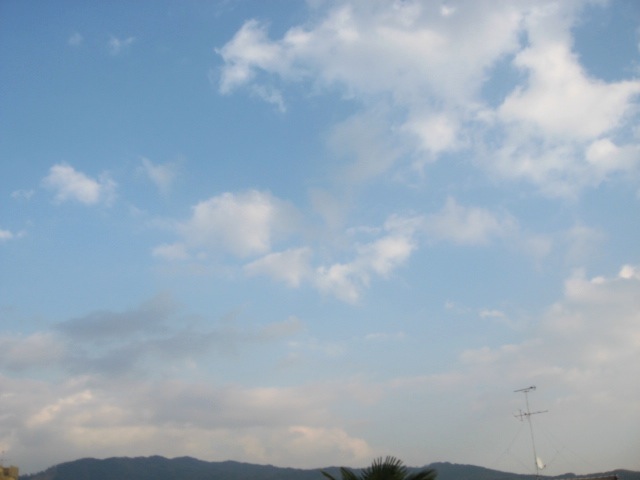 画像: 曇りから