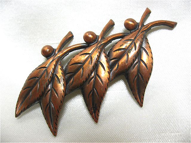 画像: 銅製葉っぱのブローチ(ヴィンテージ)